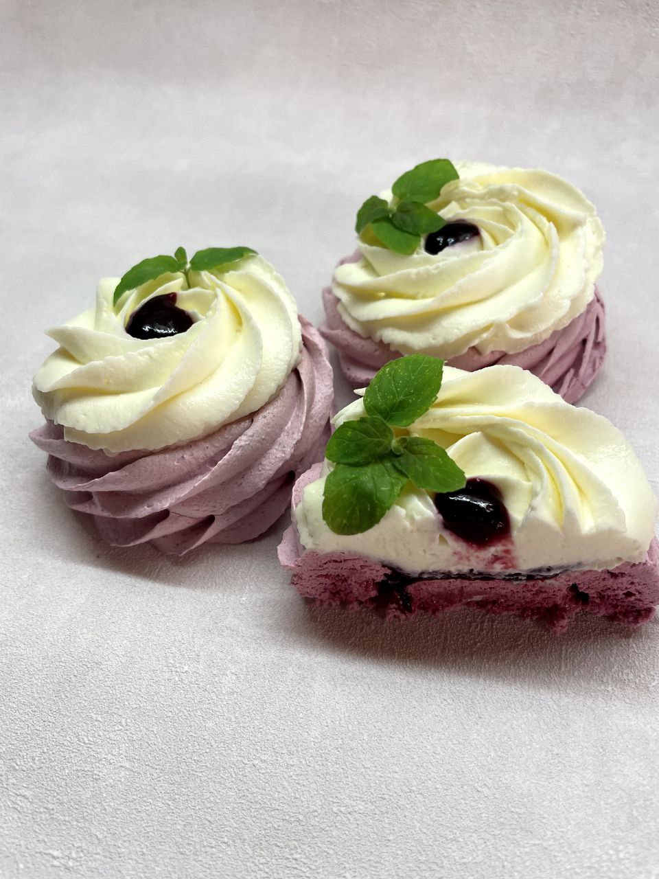 ДЕСЕРТ ПАВЛОВА ИЗ ЧЕРНОЙ СМОРОДИНЫ ДЕСЕРТ ПАВЛОВА ИЗ ЧЕРНОЙ СМОРОДИНЫ