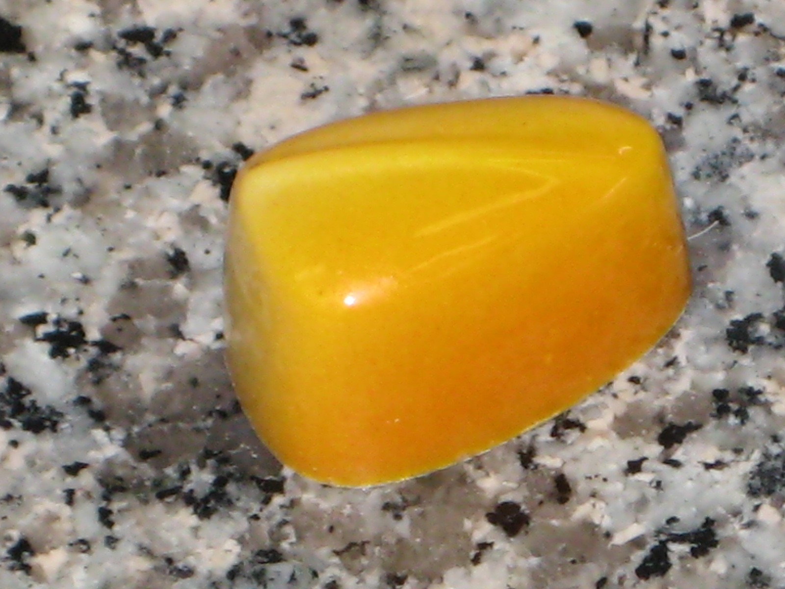 Конфеты из белого шоколада Карамель-Маракуйя Конфеты из белого шоколада Карамель-Маракуйя