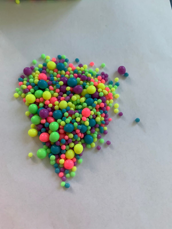 Драже зерновое в глазури НЕОН (Син.,лайм,лимон,роз,ульраф), 2-5, 6-8 мм "ФБ" #922 (1,5кг)